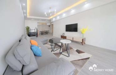 large 3br rent in Zhongshan park